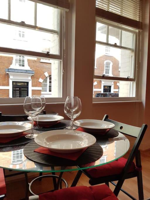 Апартаменти Cozy Flat, 5 Minute Walk To Oxford Circus Лондон Екстер'єр фото