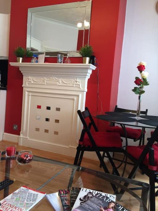 Апартаменти Cozy Flat, 5 Minute Walk To Oxford Circus Лондон Екстер'єр фото